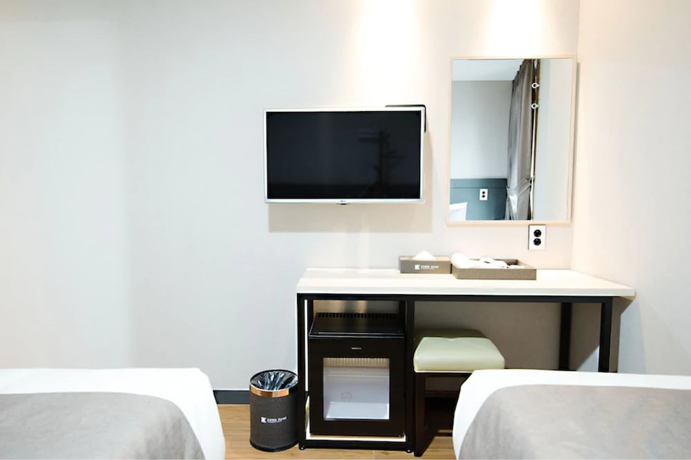 EHWA HOTEL MYEONGDONG 58/69
