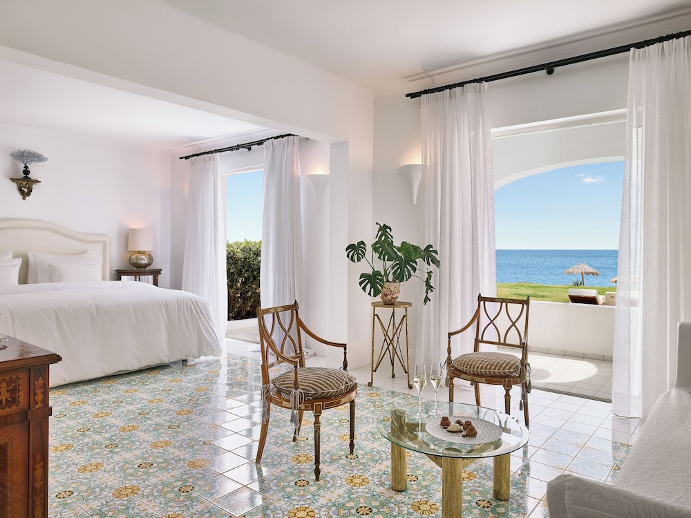 2 Bedrooms, Beach Villa, 2 King Beds, Sea Front, Sofa، Caramel, A Resort to Live 7/10