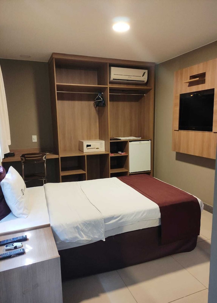 ROOM, SINGLE