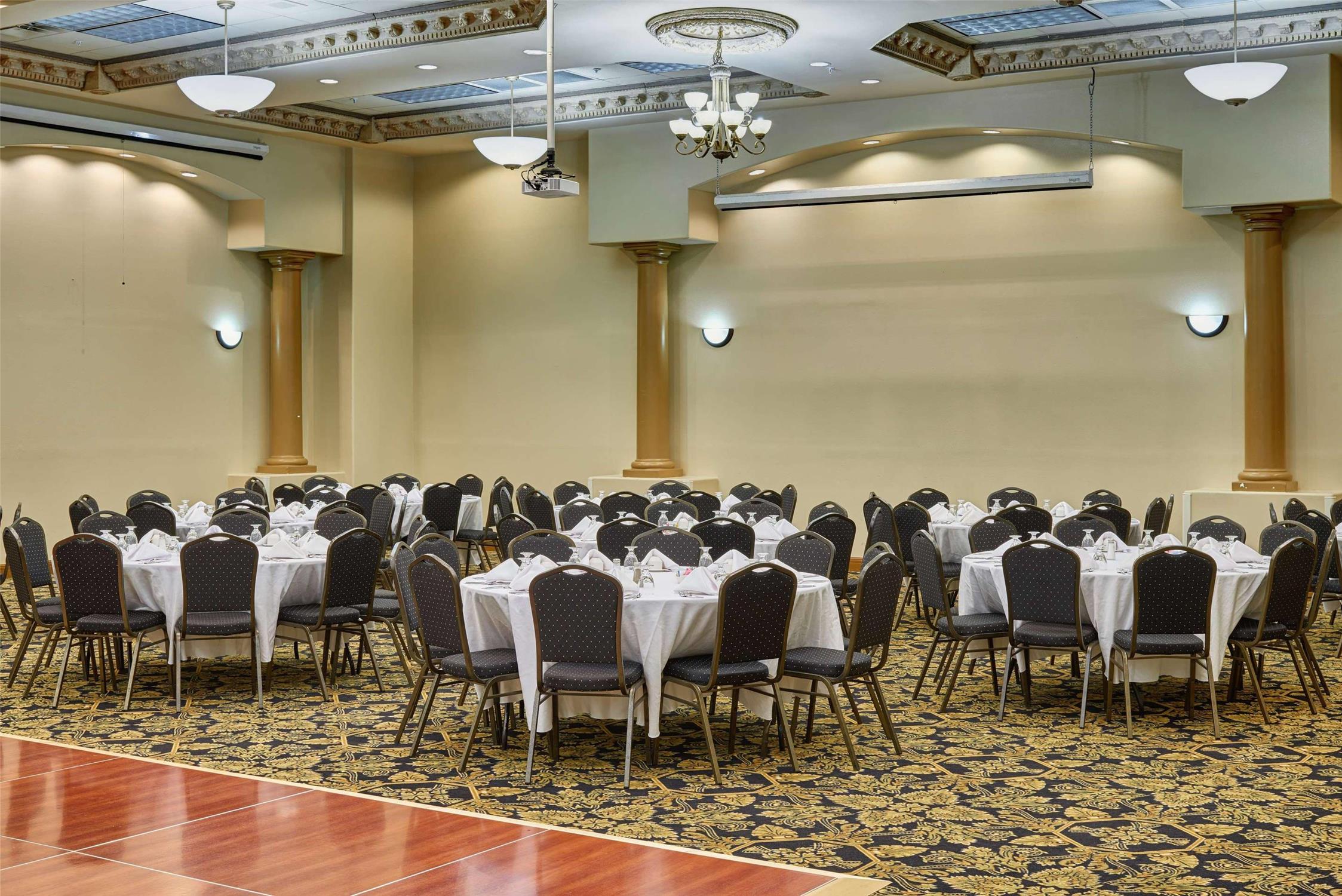 Radisson Hotel El Paso Airport 32/42