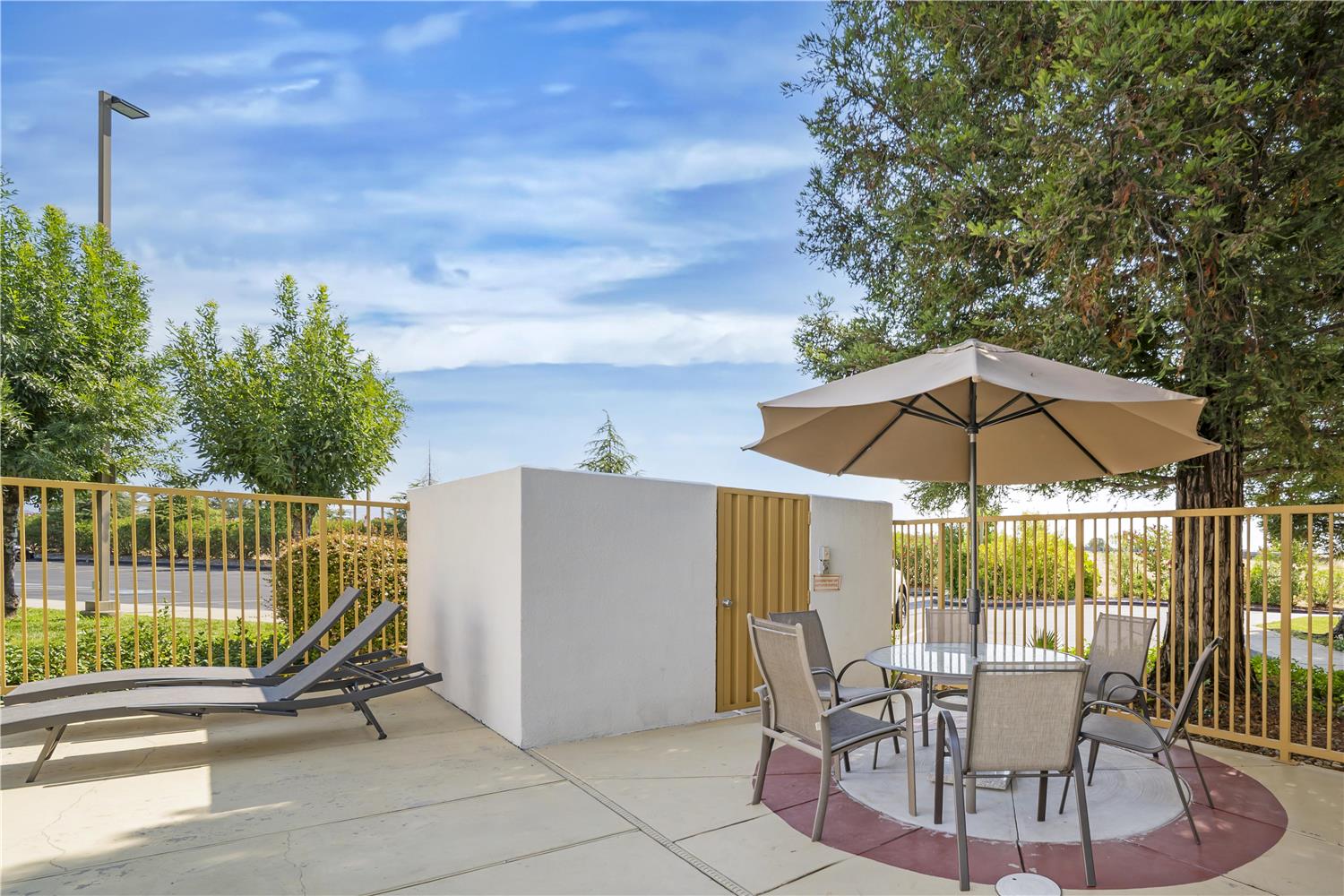 Best Western Plus Twin View Inn & Suites 8/16