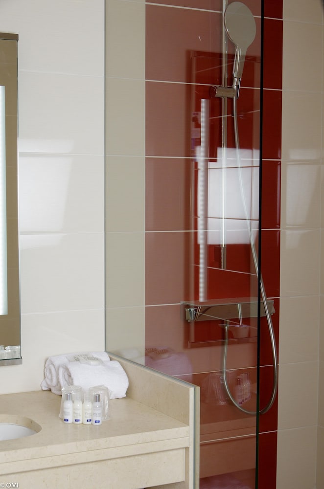 Kyriad Prestige Lyon Est Saint Priest Eurexpo Hotel And Spa 72/72
