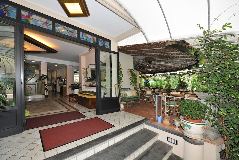 Hotel Kyrton 2/50