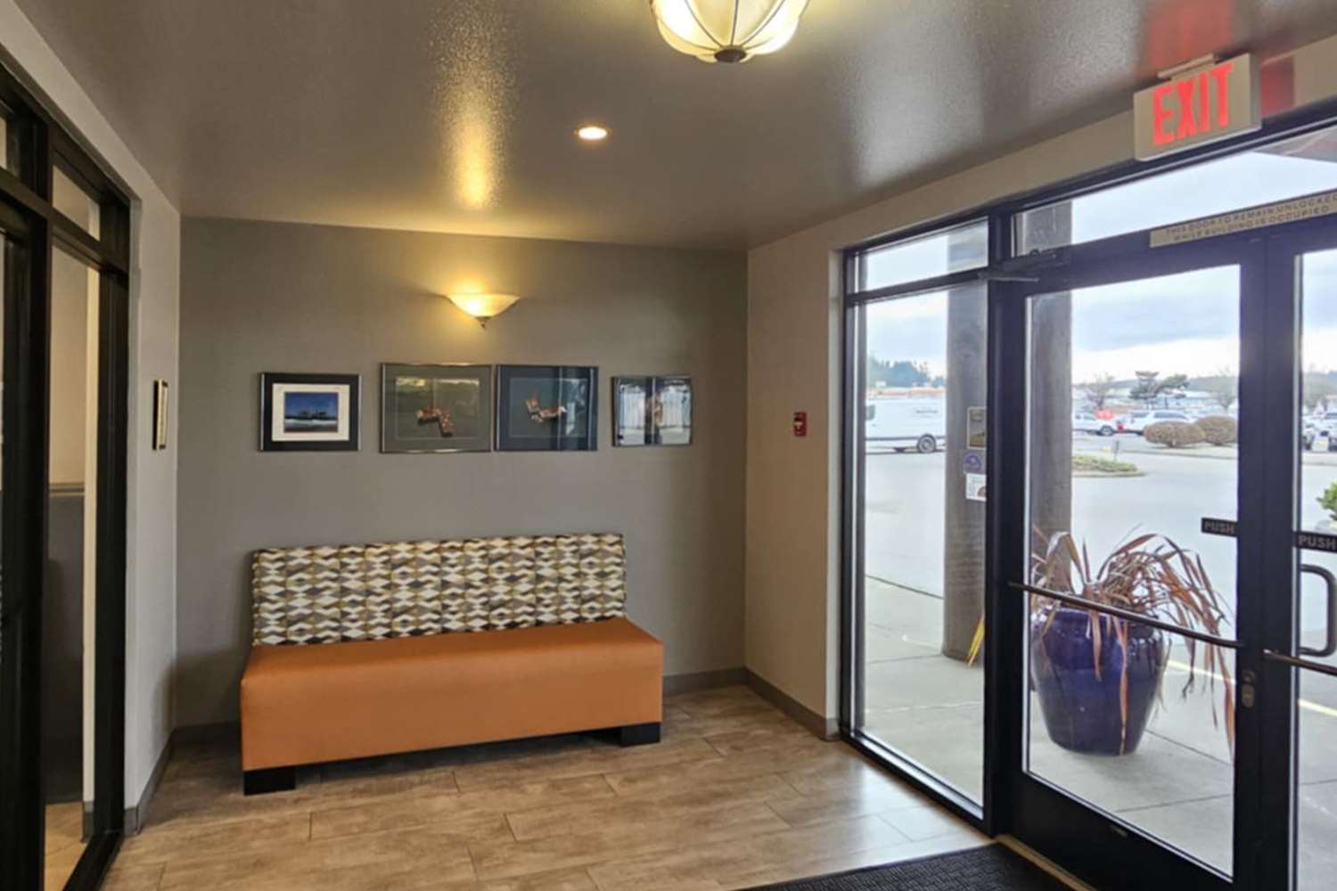 Edgewater Inn and Suites, Ascend Hotel Collection 22/27
