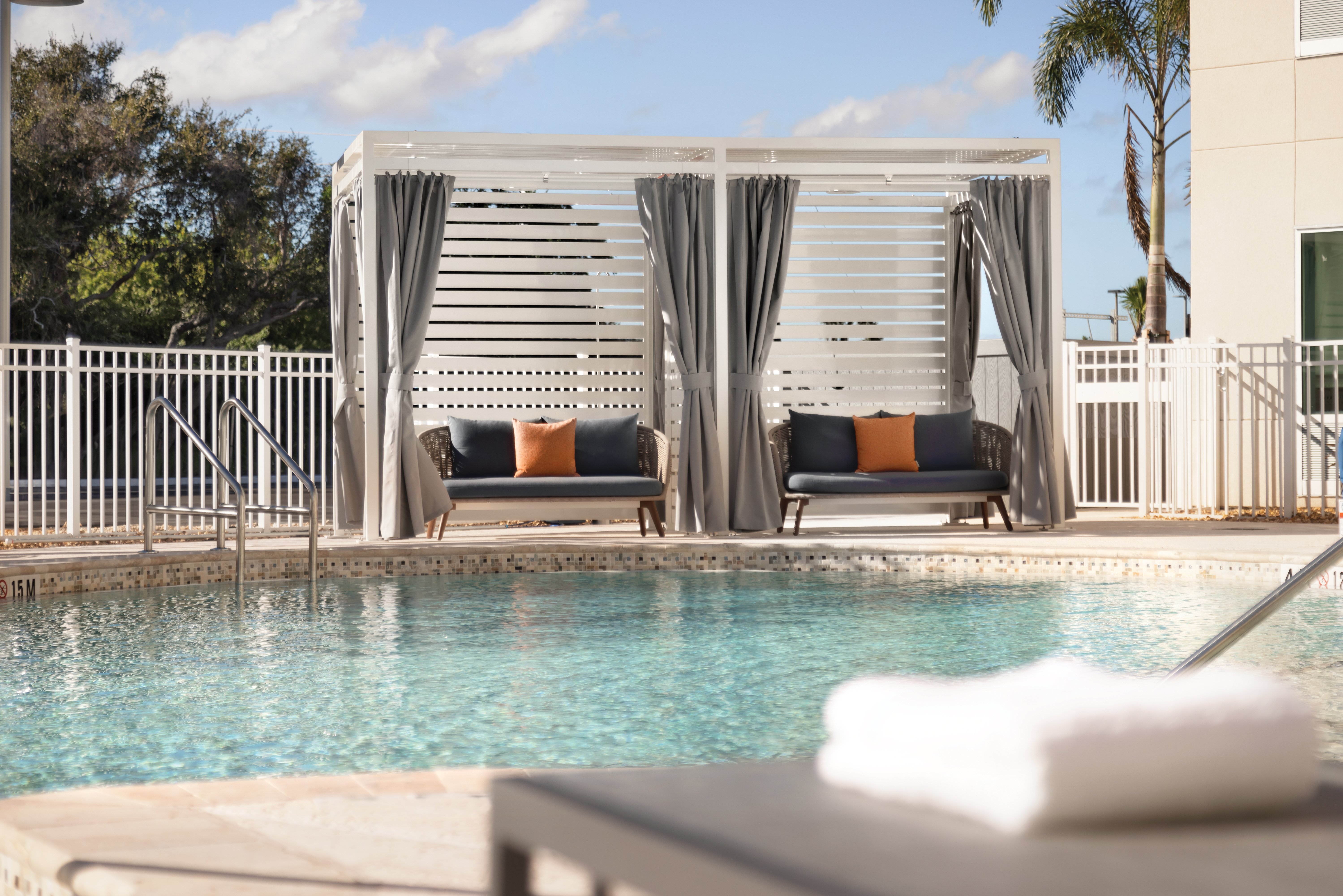 Holiday Inn Express Cape Canaveral 30/60