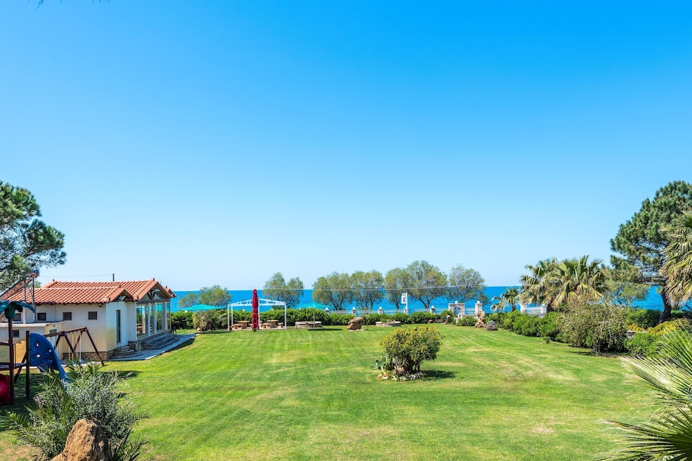 Irida Resort Suites 42/78