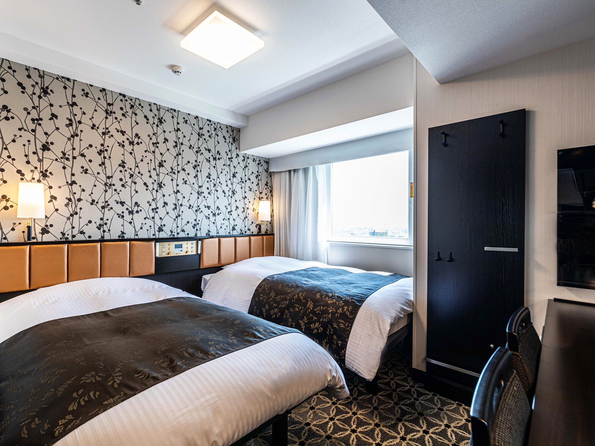 STANDARD, TWIN BEDS, HIGH FLOOR