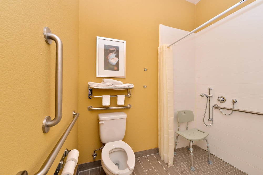 Americas Best Value Inn Tupelo Leeb Drive 18/33