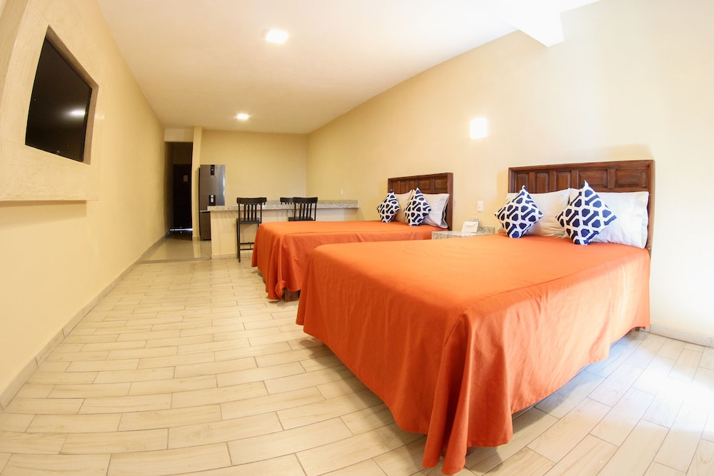 Valenciana Midway Inn 16/50