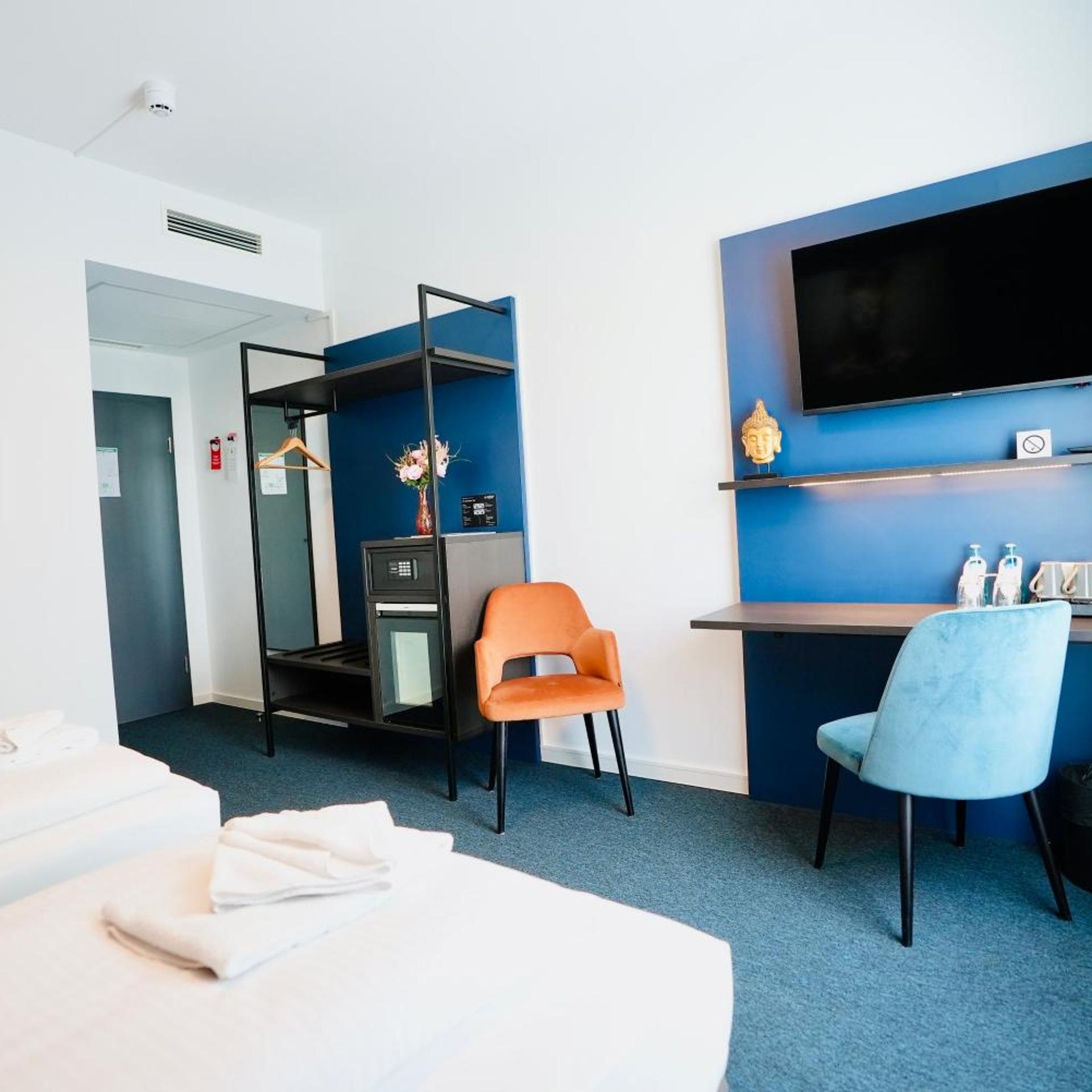 غرفة بسرير مزدوج أو سريرين منفصلين، Comfort Hotel Wiesbaden Ost 6/10