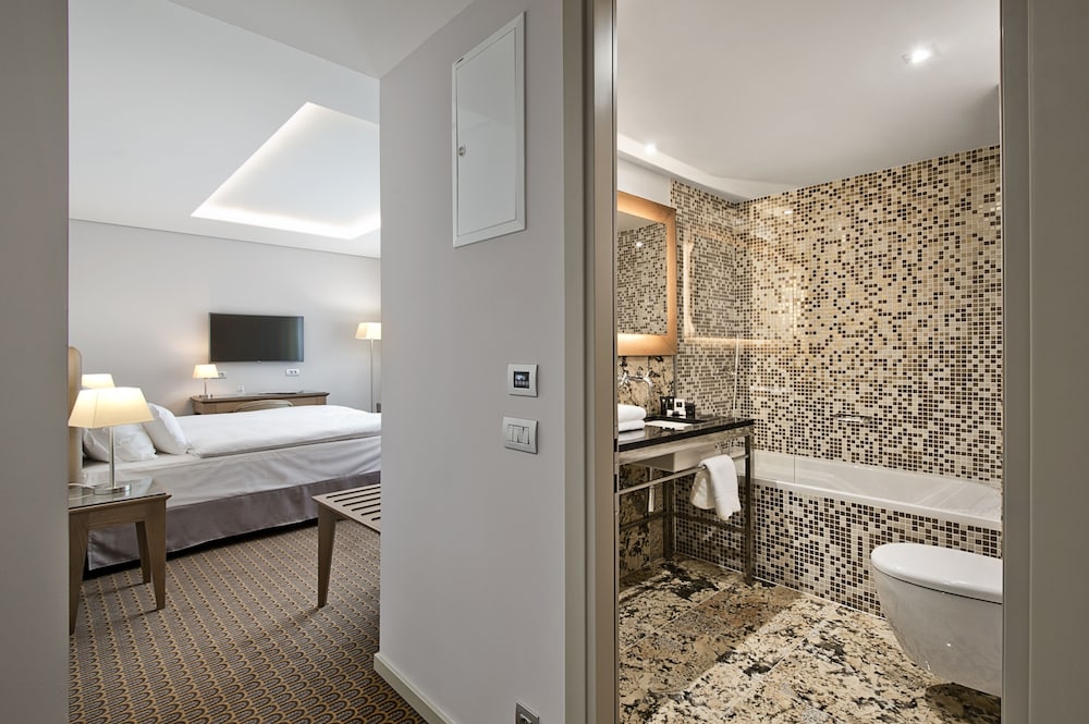 Hotel Royal Prague 7/48