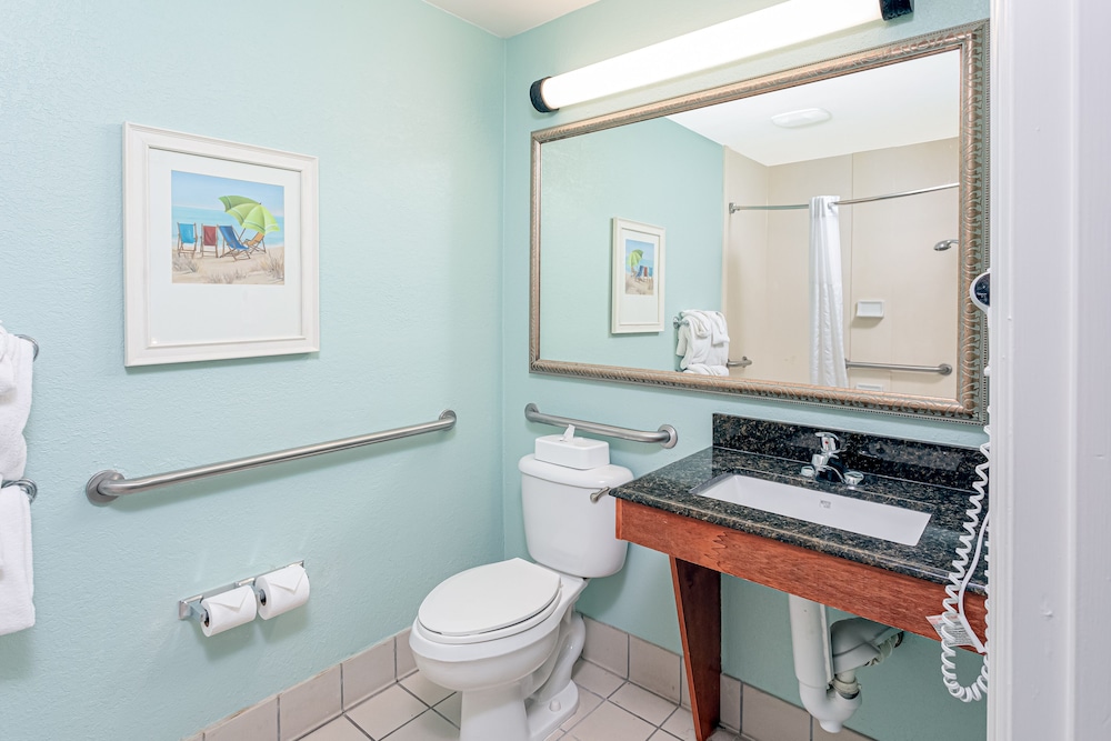 Beachside Hotel and Suites 15/43