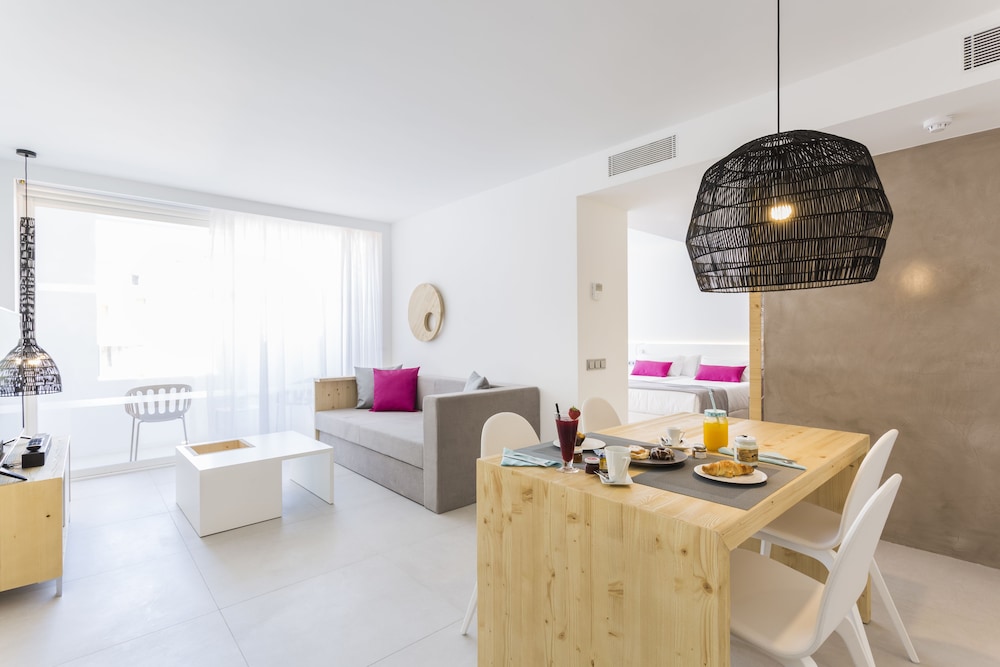 One Ibiza Suites 33/50