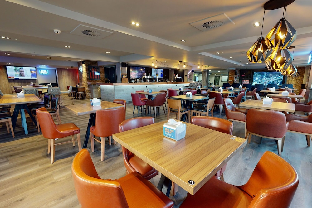 Village Hotel Club Bournemouth 52/81