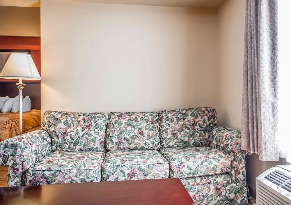 Quality Inn Orleans, ON 38/53