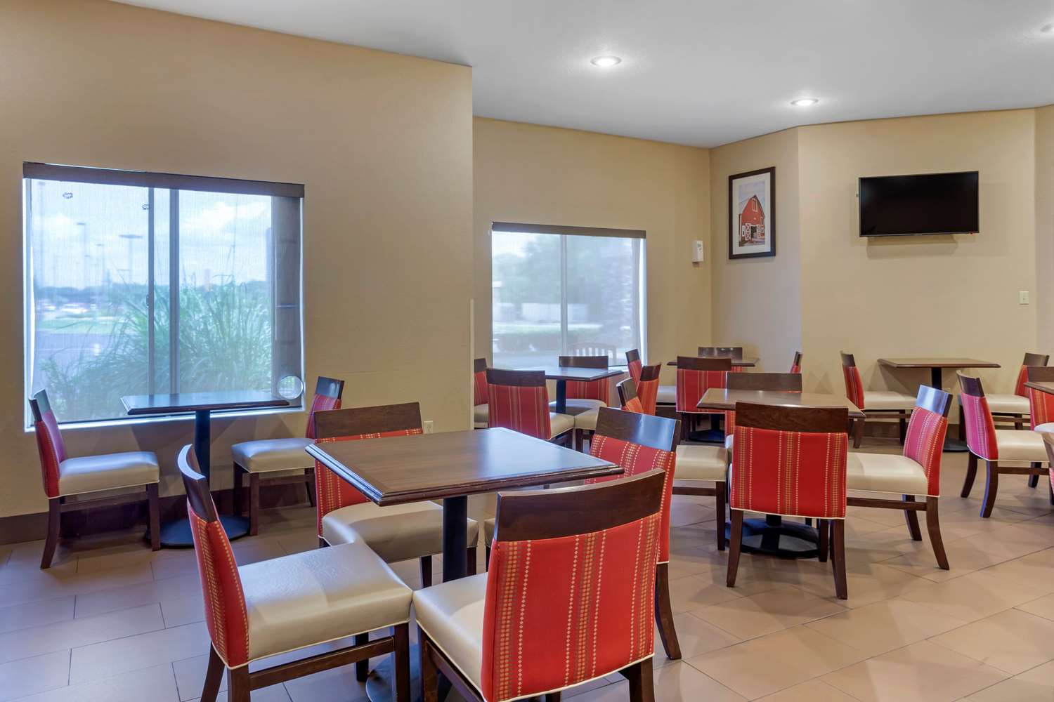 Comfort Inn & Suites Pittsburg, KS 12/16