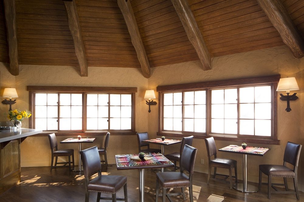 Rancho Caymus Inn 45/56