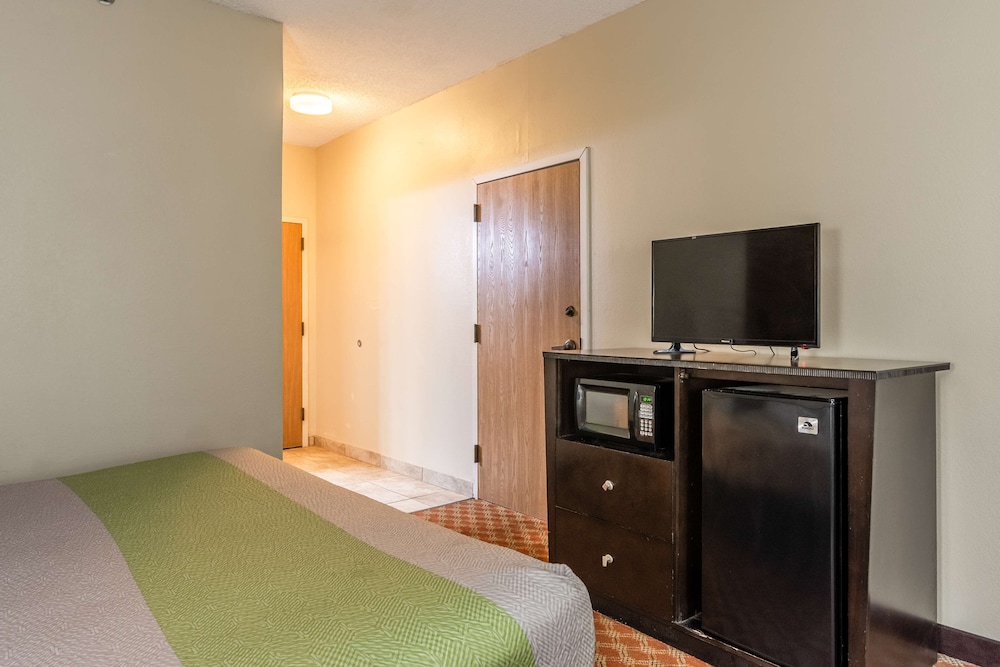Motel6 Pine Bluff, AR 35/50