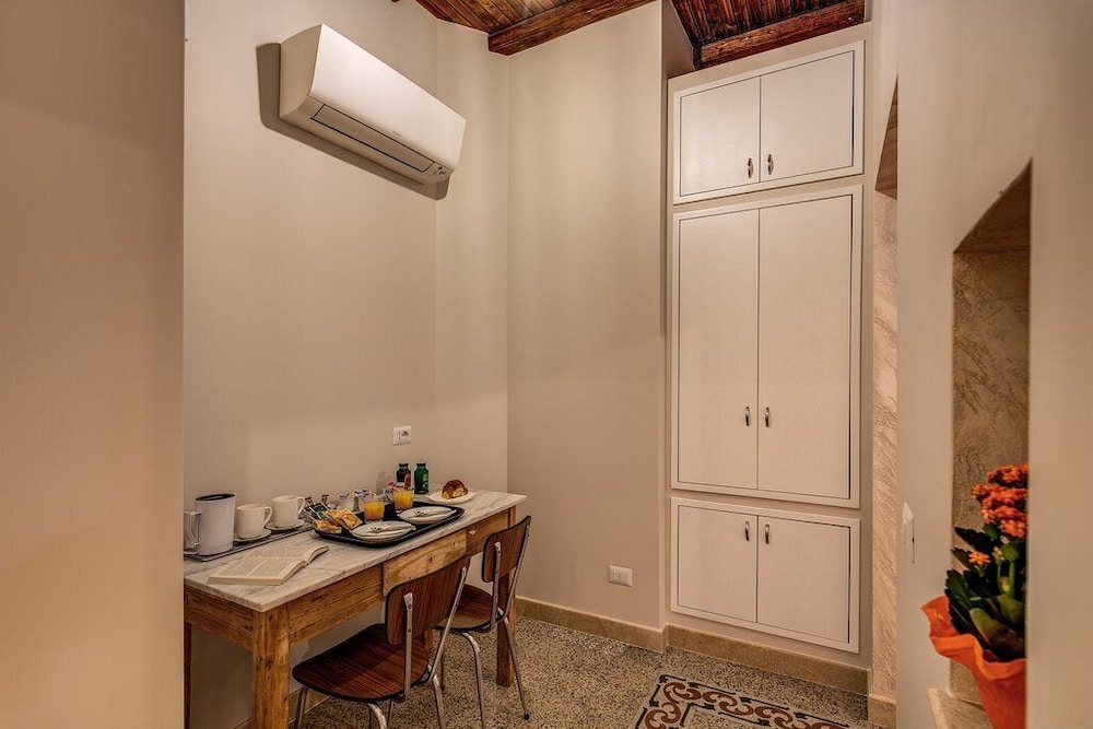 Colosseo Accomodation Room 32/38