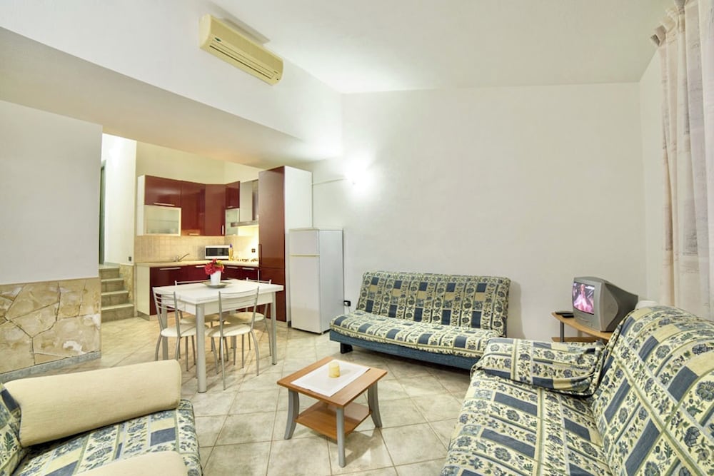 Villaggio Porto Corallo 20/50