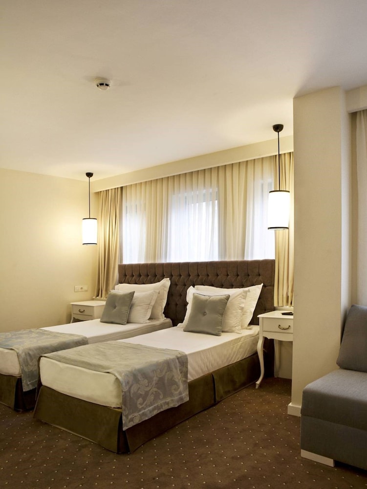 Taximtown Hotel 33/65