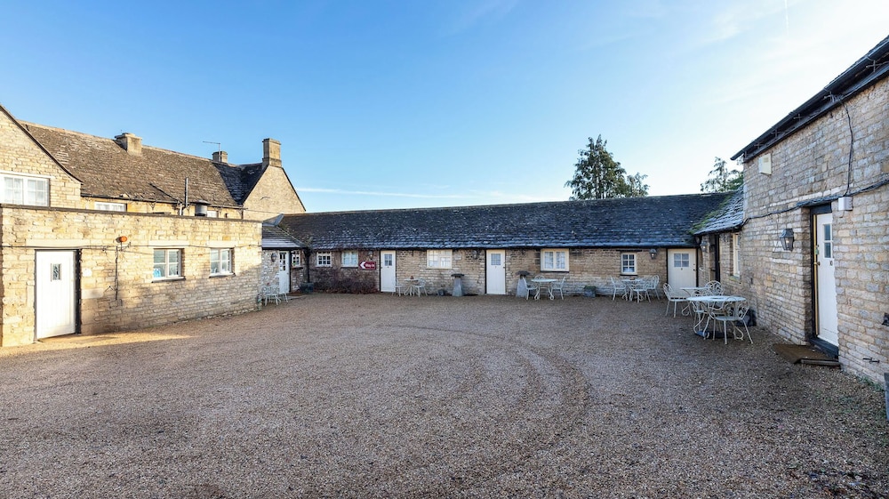 The Sibson Inn Hotel 38/50