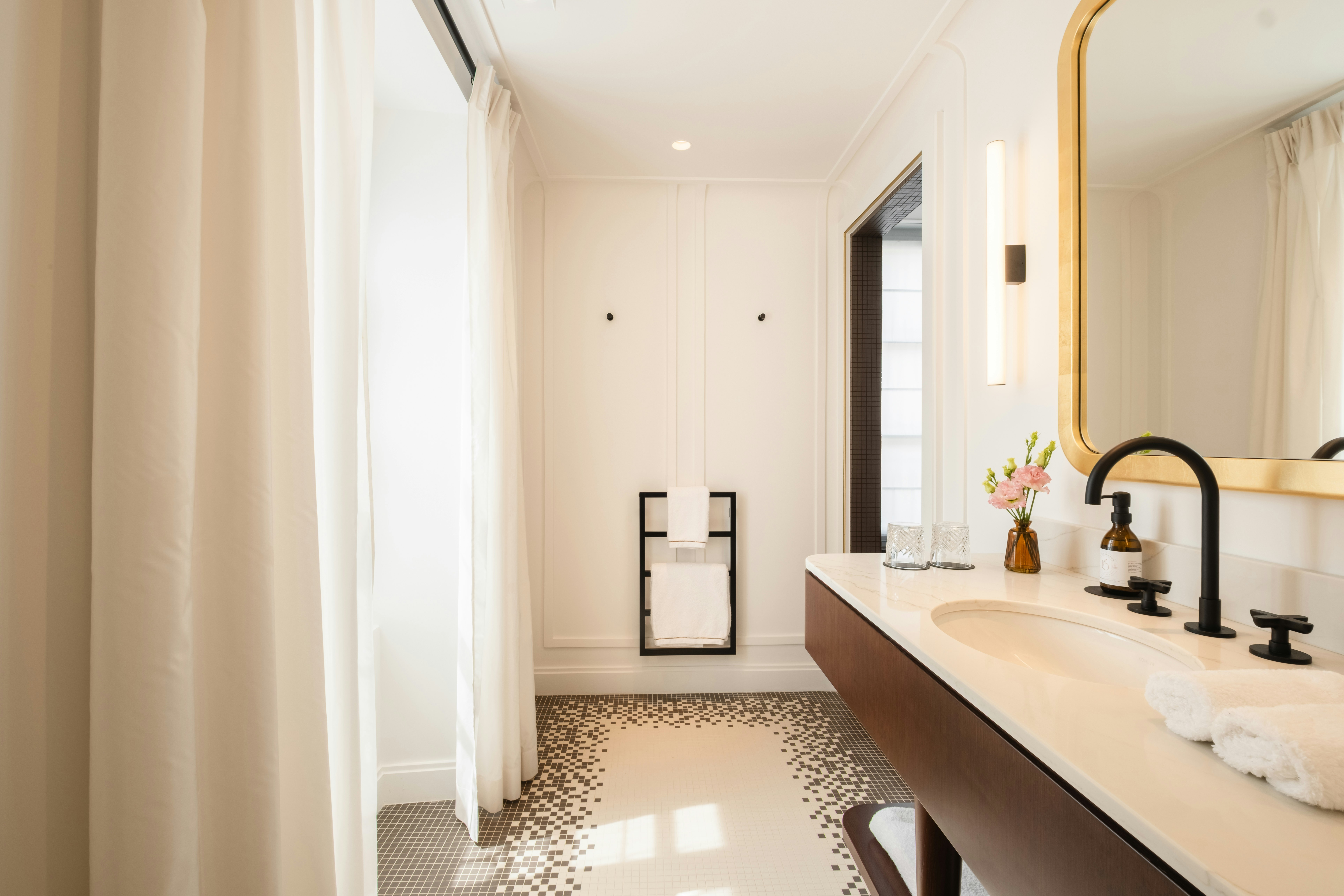 Hotel Les Lumieres 45/50