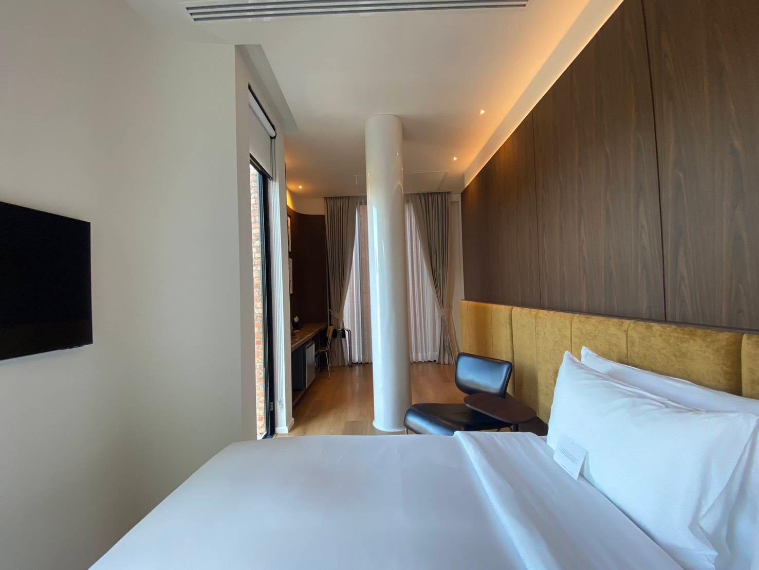 Signature, Above, King Bed