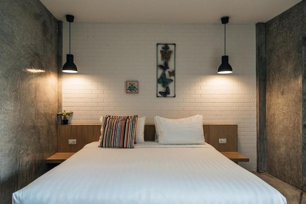 Journey Hostel Suratthani 11/56