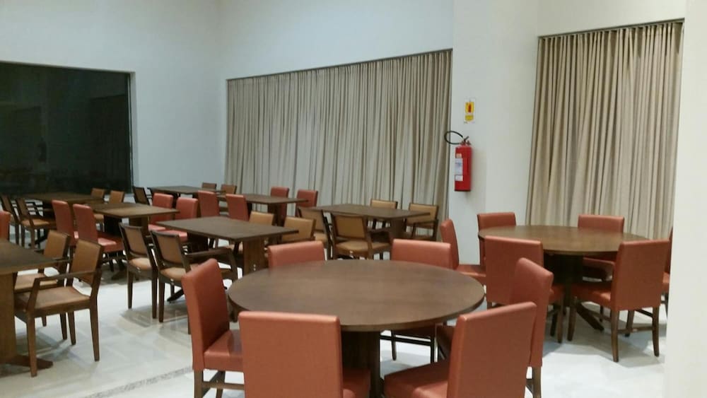 Hotel Caju de Ouro 33/45