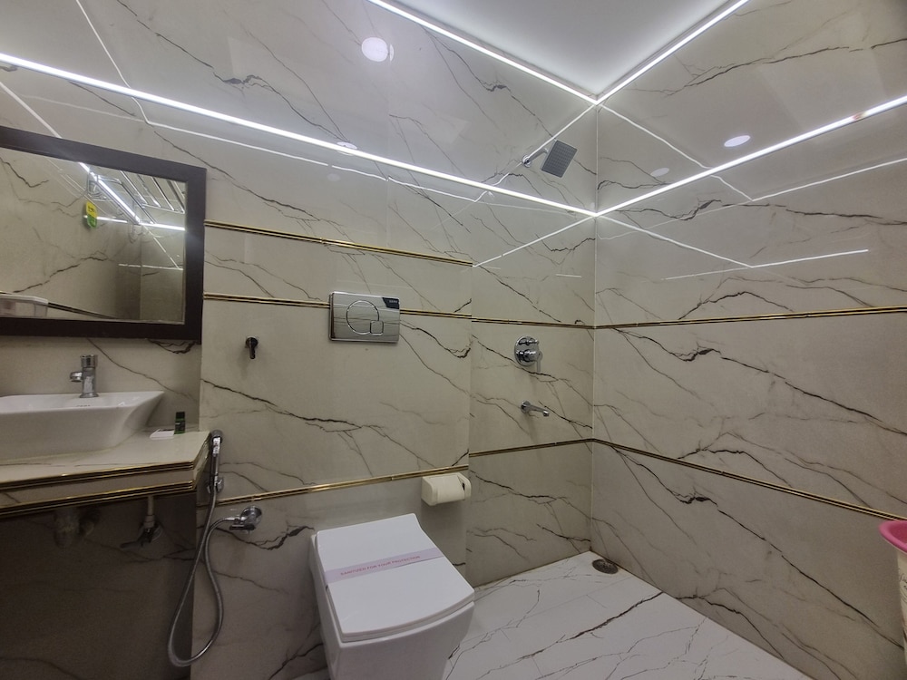 Muskan Hotel 34/48