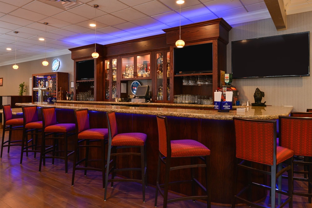 HOLIDAY INN NEW LONDON - MYSTIC AREA 39/59