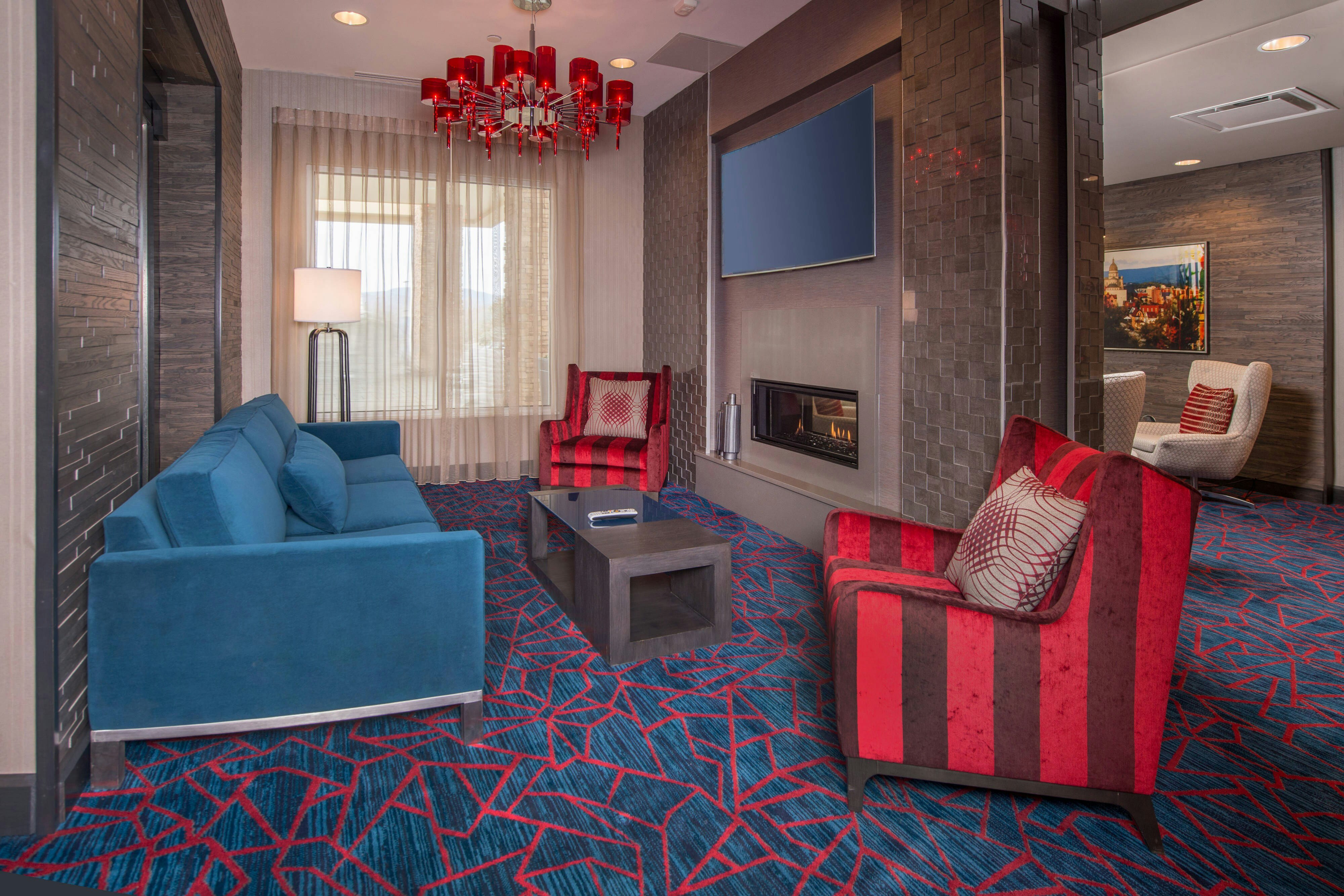 Fairfield Inn & Suites by Marriott Altoona 8/25