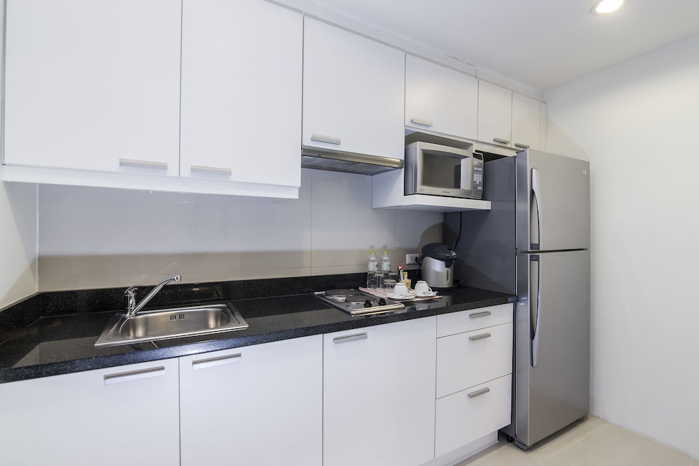 The Narathiwas Hotel and Residence Sathorn Bangkok 28/63