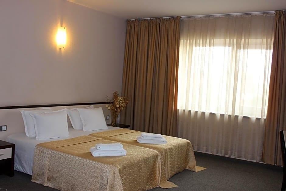 Kendros Hotel 6/20