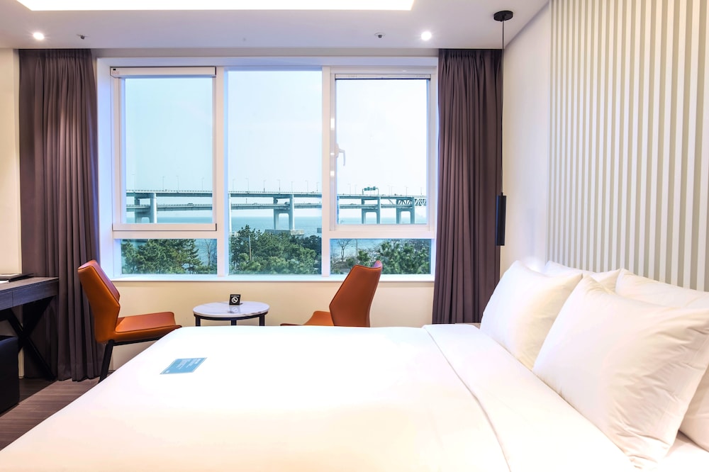 DELUXE, DOUBLE BED, OCEAN VIEW
