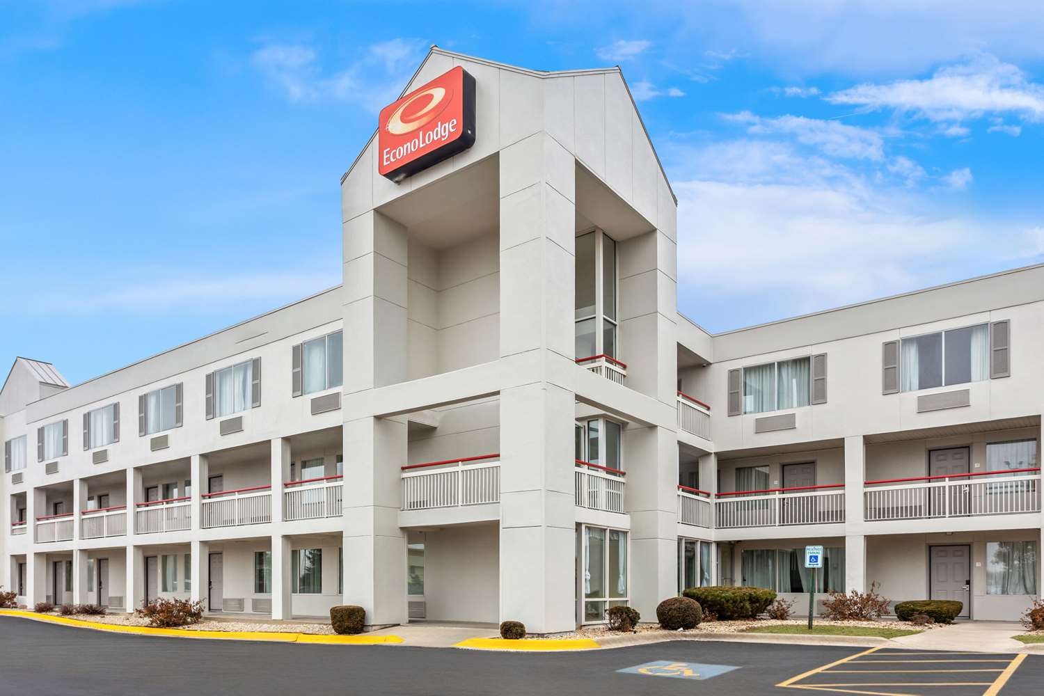 Econo Lodge Willowbrook 7/8