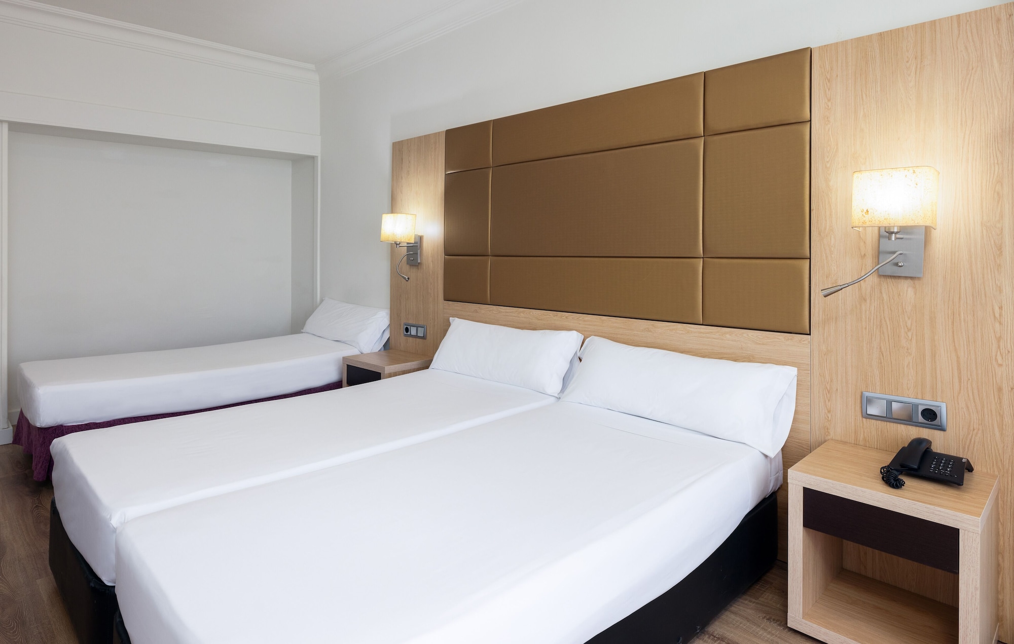 ROOM, TRIPLE