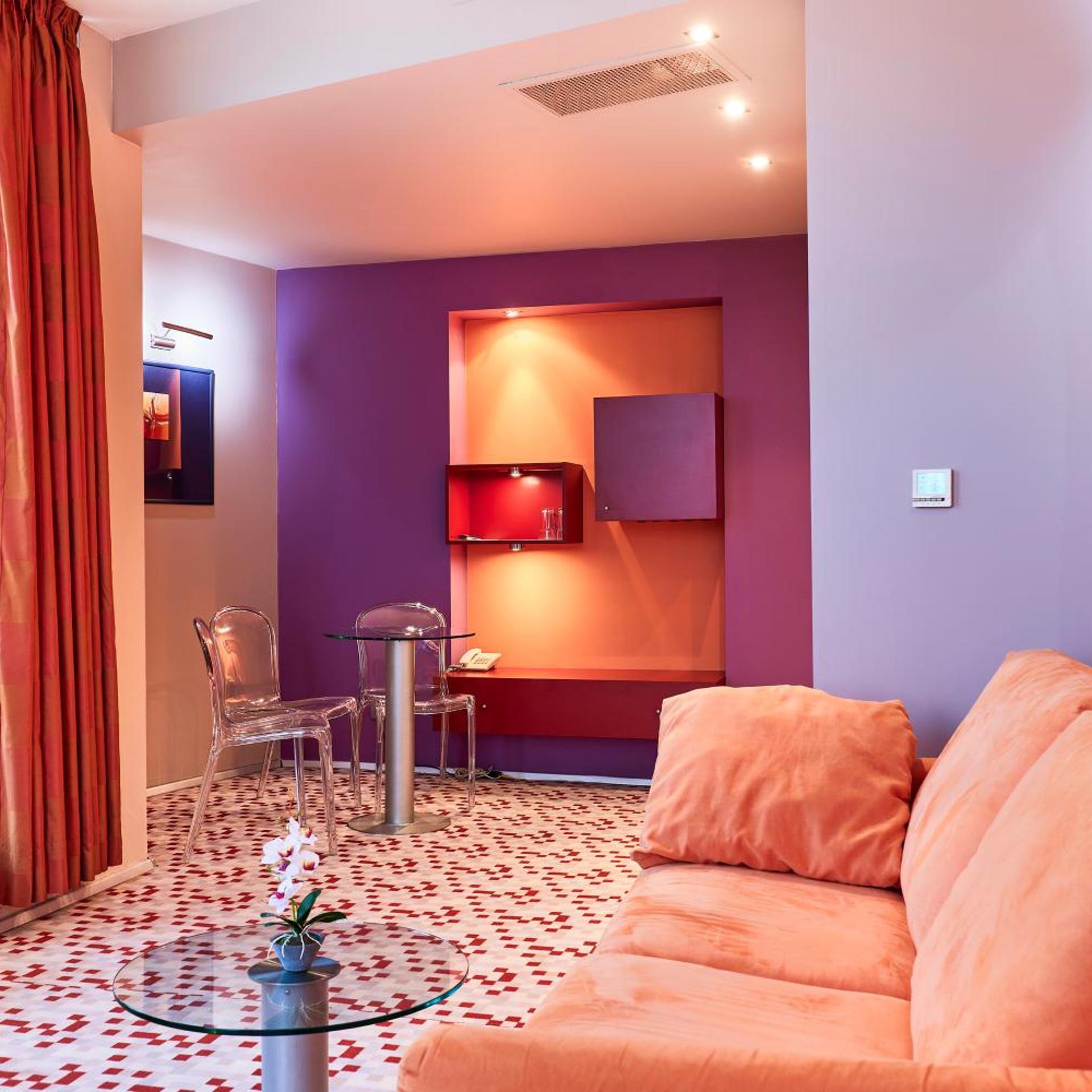 Mirena Hotel 34/50