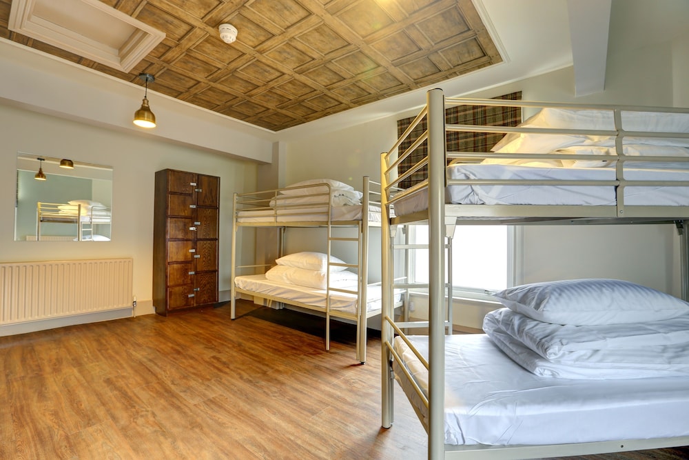 MIXED DORM, 8 BEDS