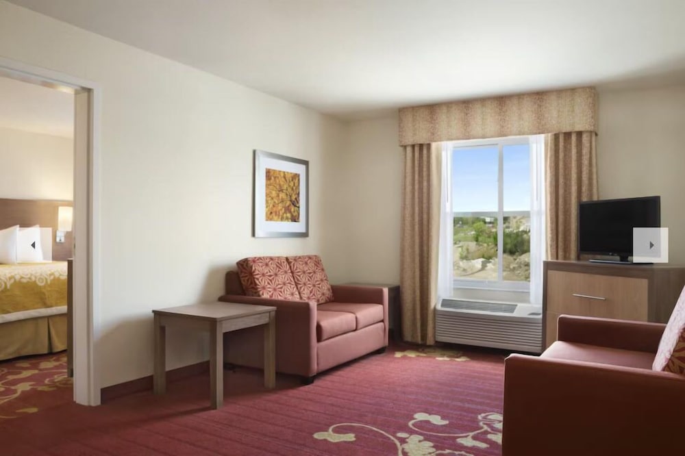 Days Inn And Suites Belmont 21/30