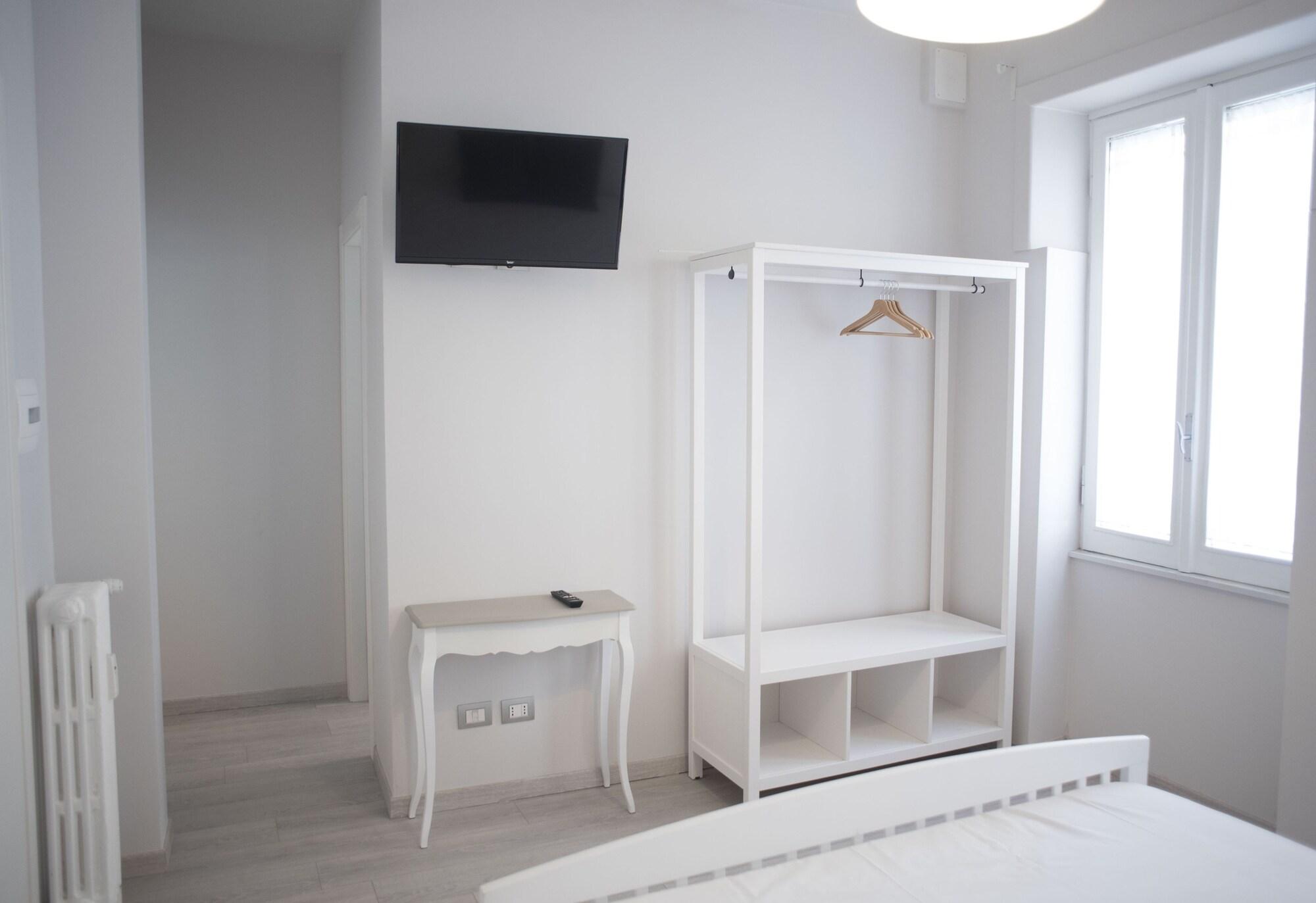 Winkler Suites 13/26