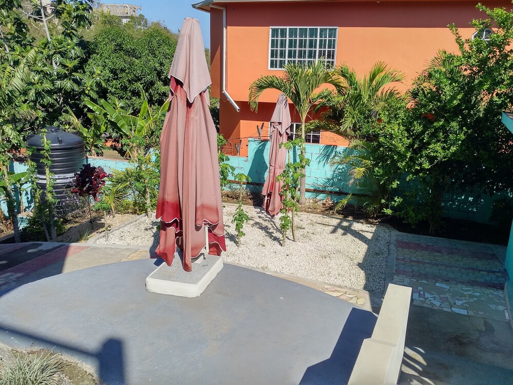 Negril Sky Blue Resorts 46/50