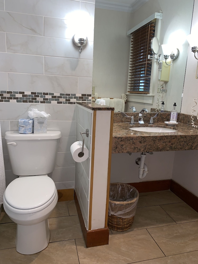 Heron House Court - Adult Only 63/65