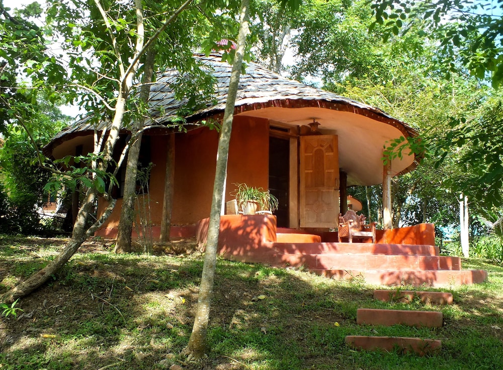 Chiang Dao Roundhouses 2/47