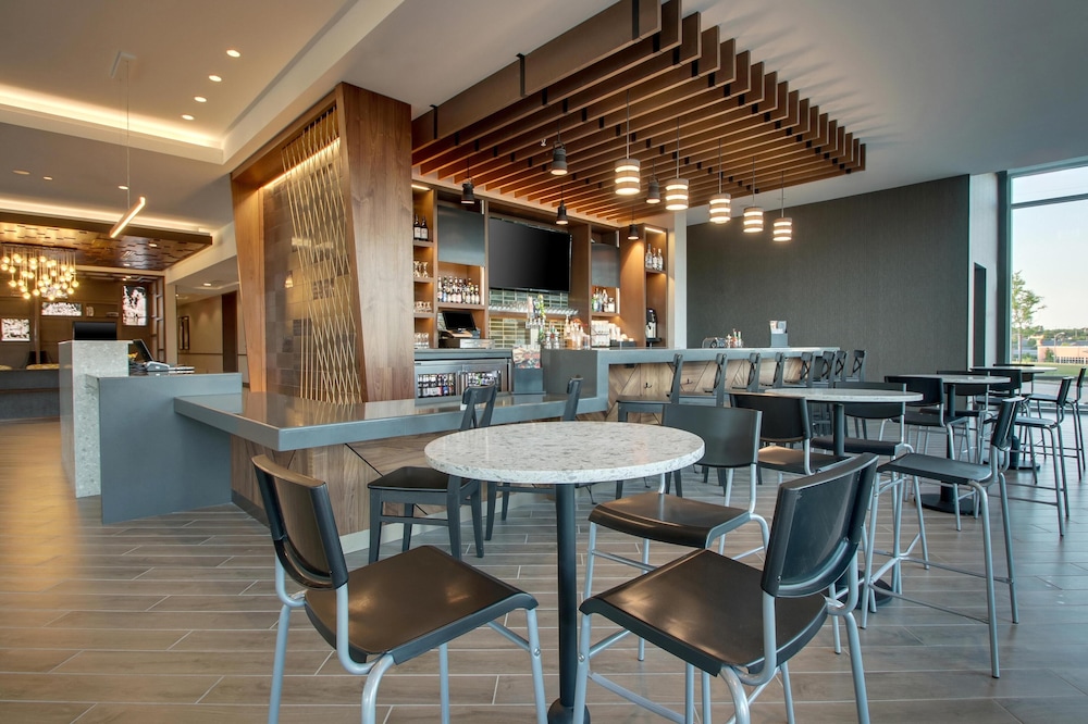 Hyatt Place Milwaukee Downtown 50/71