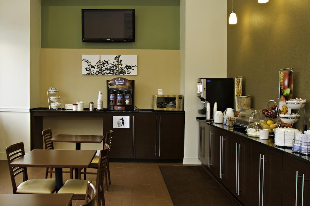 Sleep Inn & Suites Downtown Inner Harbor 26/30