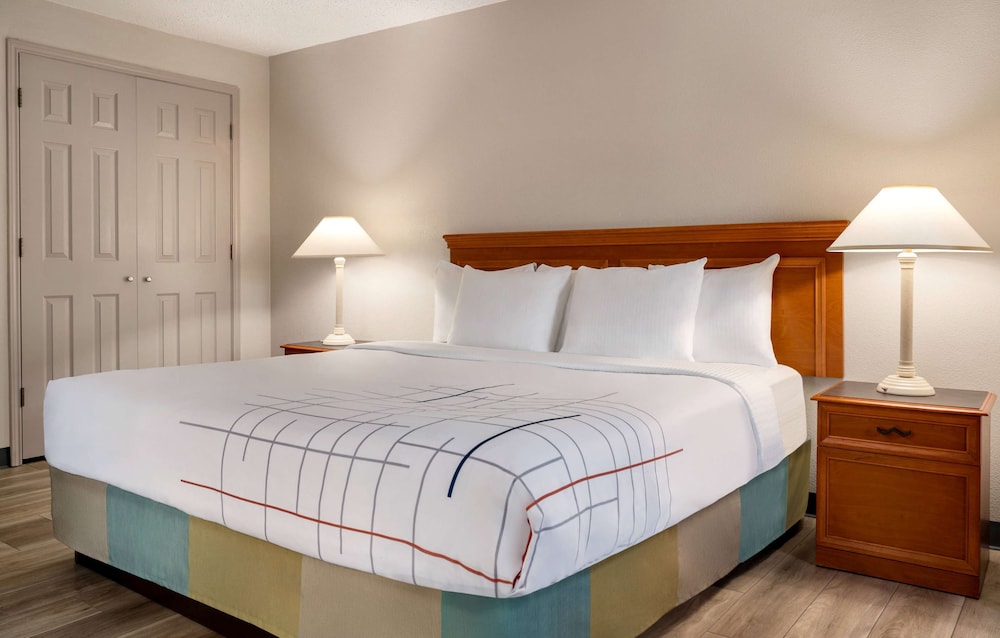 La Quinta Inn by Wyndham Columbus Airport Area 12/62
