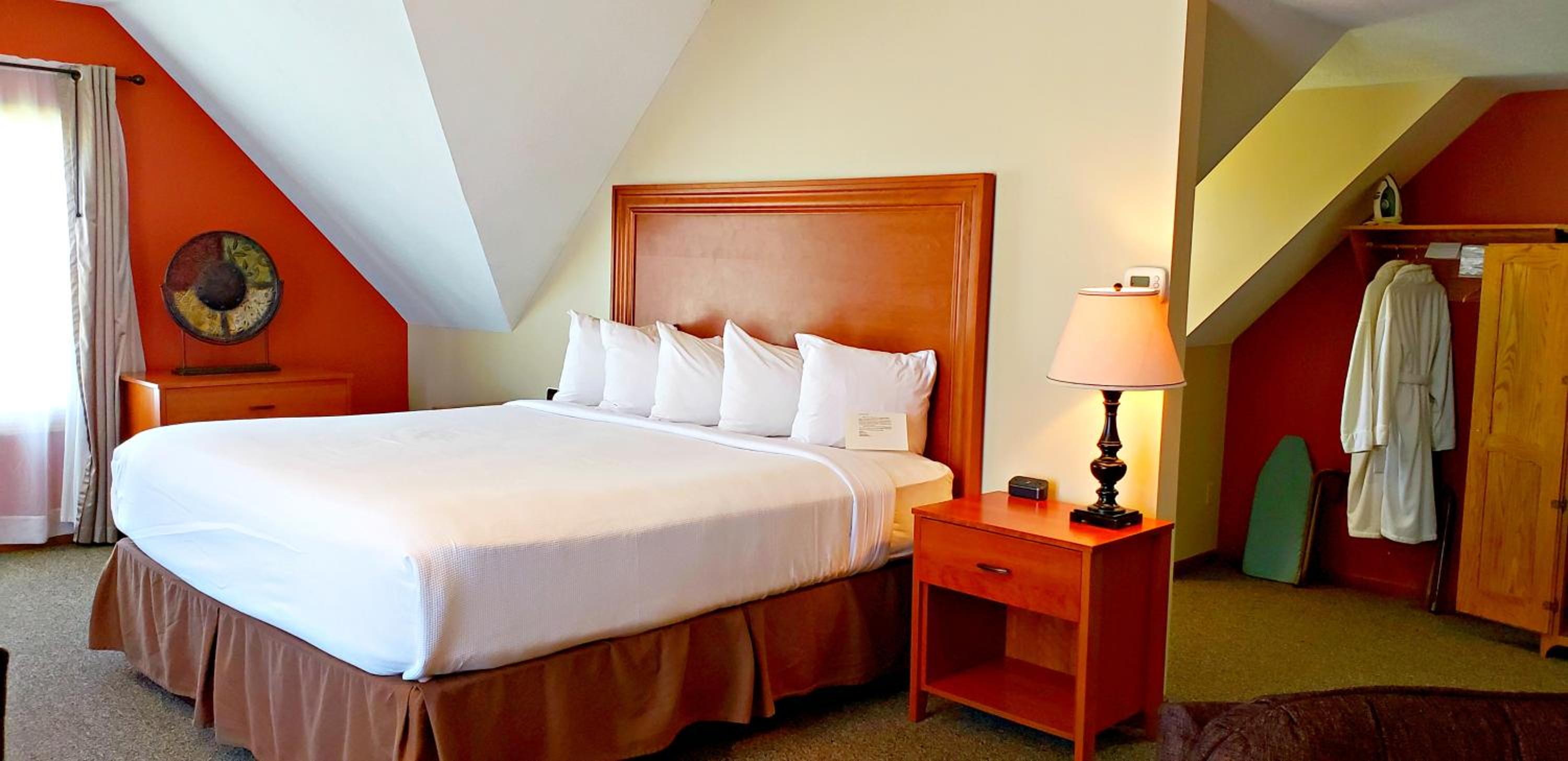 Carriage House, King Bed, Hot Tub