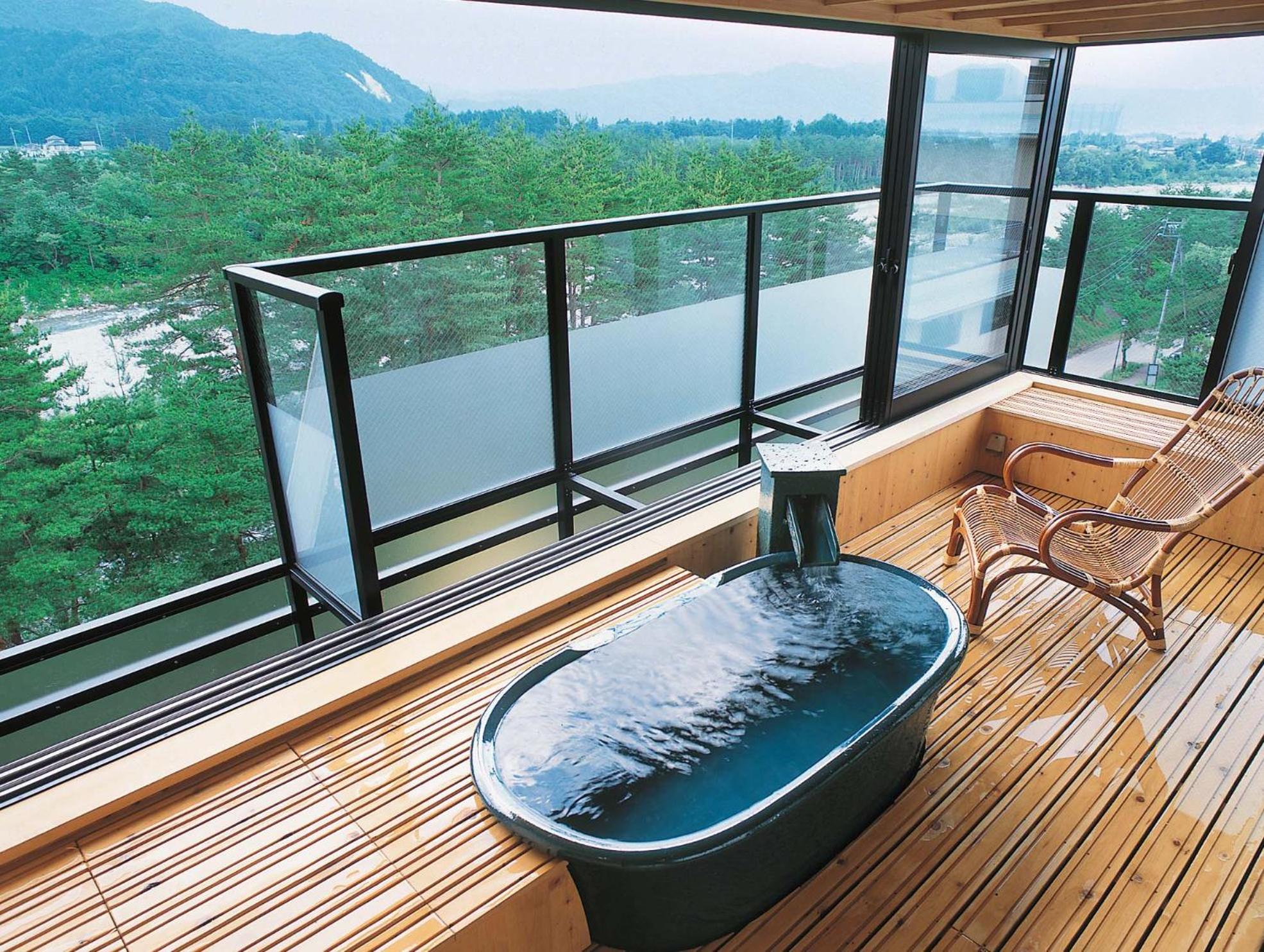 Japanese, 5 Futon Beds, Outdoor Bath